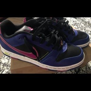 Nike Women’s Prestige 3 Skinny